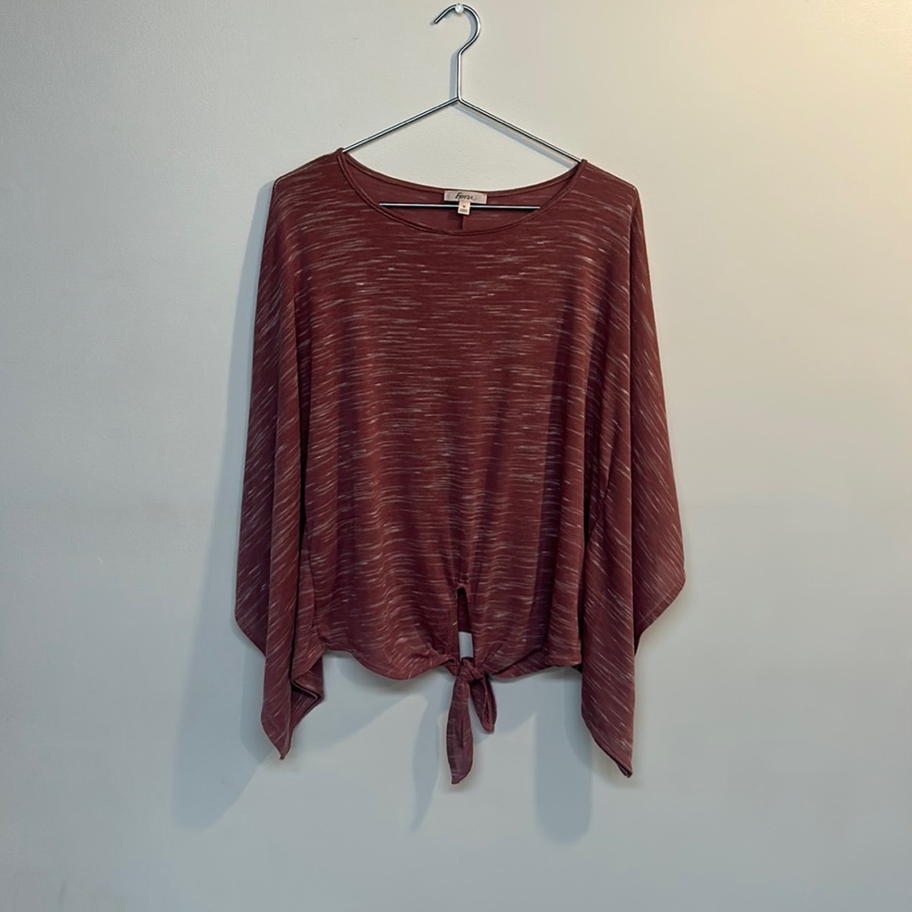 Fotia brand women’s top size M flowy over arms purplish/pinkish color